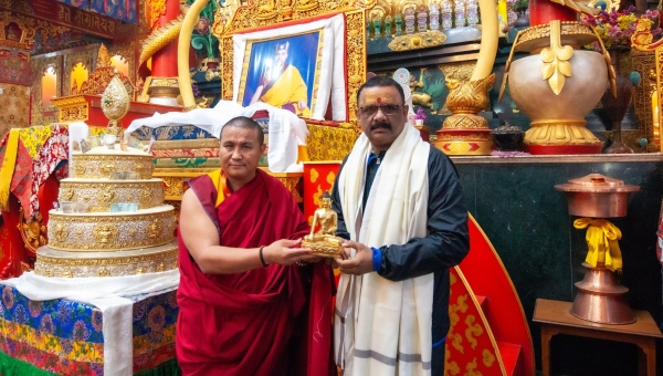 The Mayor of Varanasi is Guest of Honour at the 25th Kagyu Gunchoe